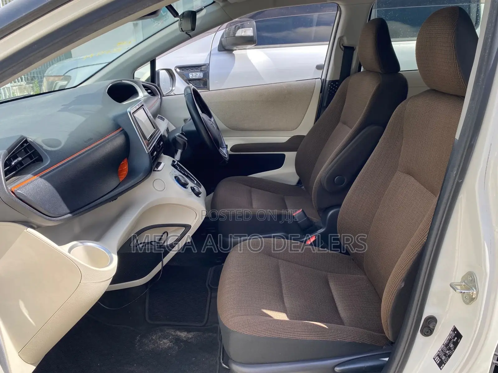Toyota Sienta 2018 White