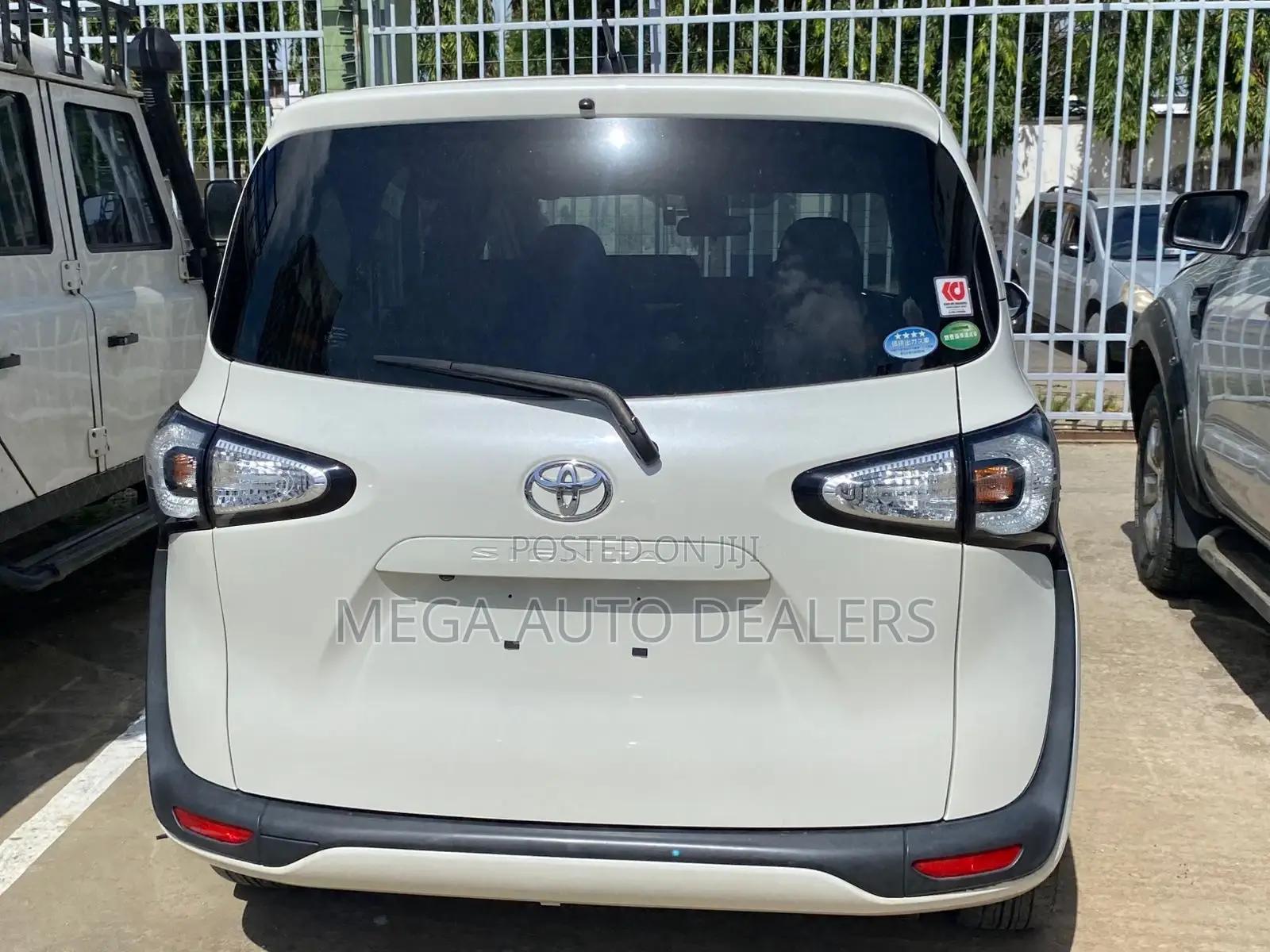 Toyota Sienta 2018 White