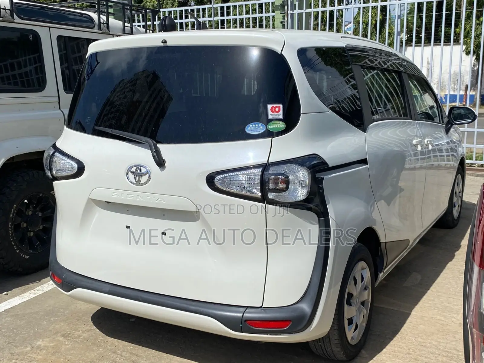 Toyota Sienta 2018 White