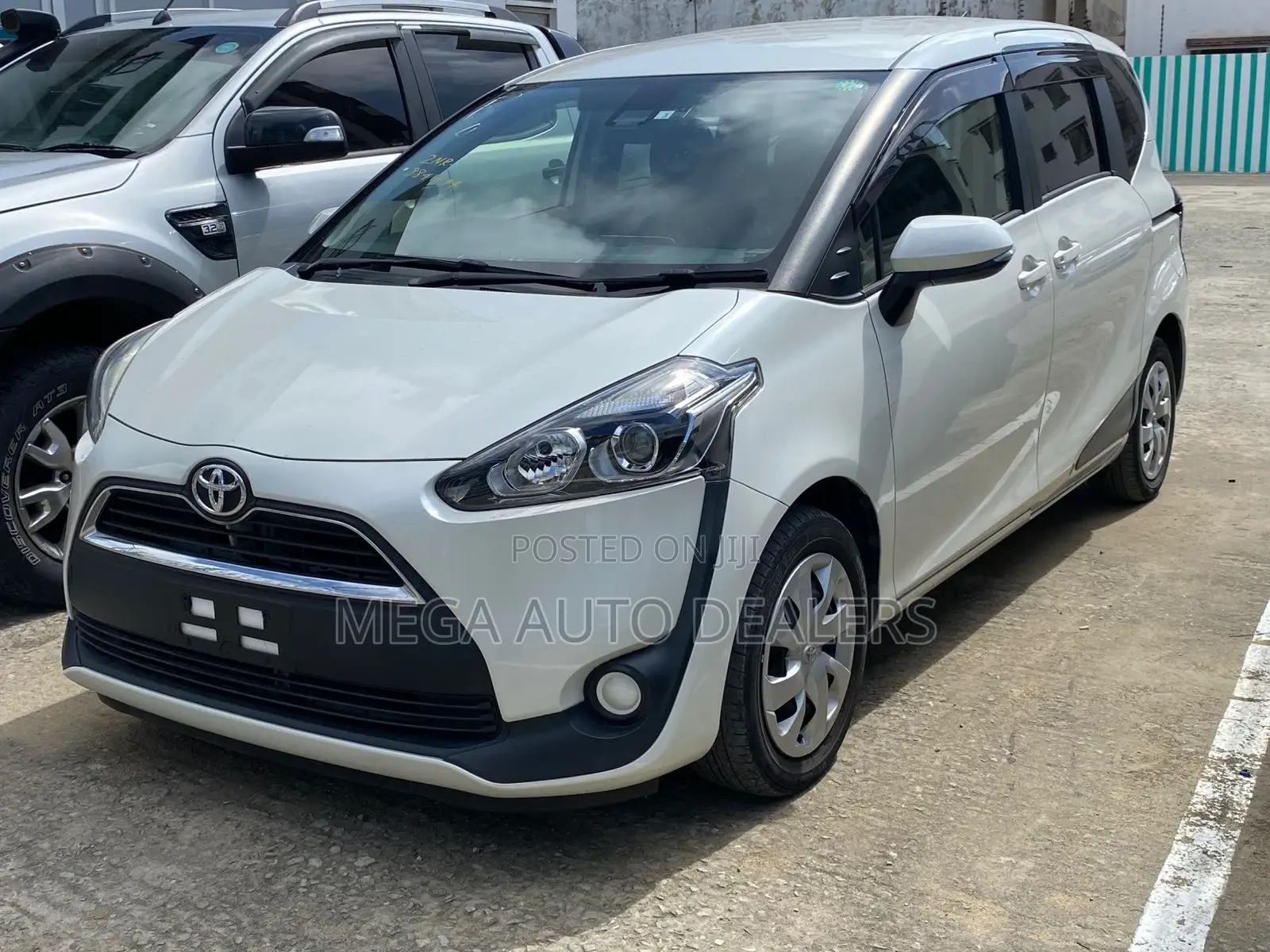 Toyota Sienta 2018 White