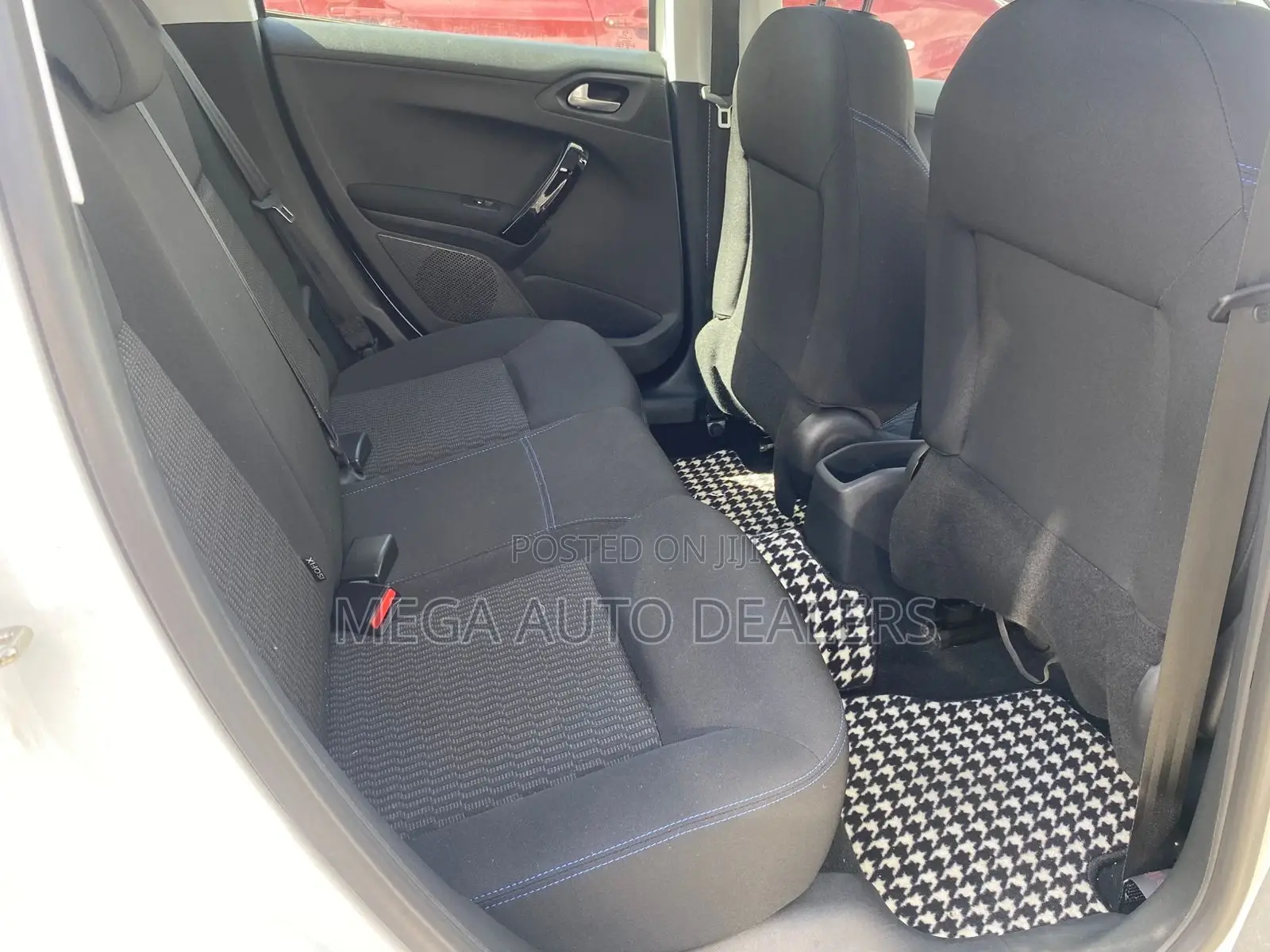 Peugeot 208 2018 White