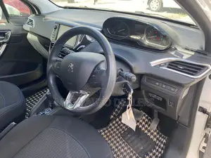 Peugeot 208 2018 White