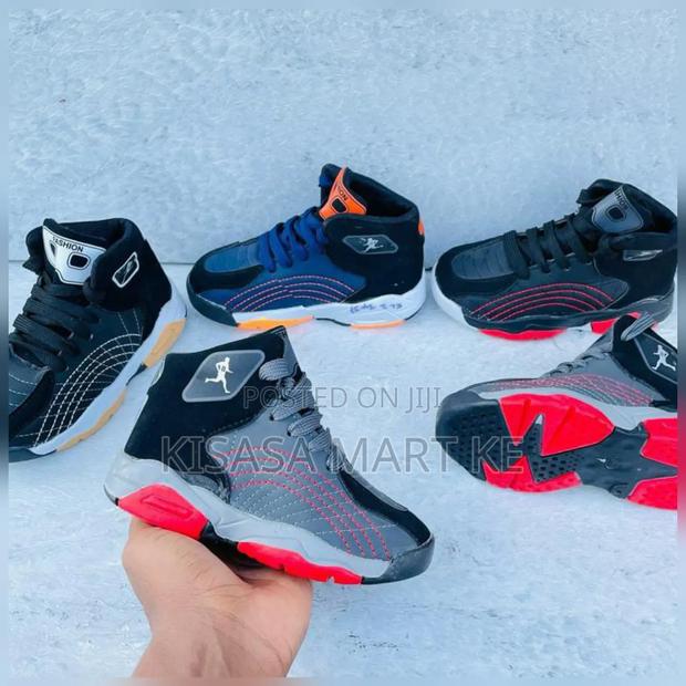 Jordan Kids Sneakers. Size 25-27