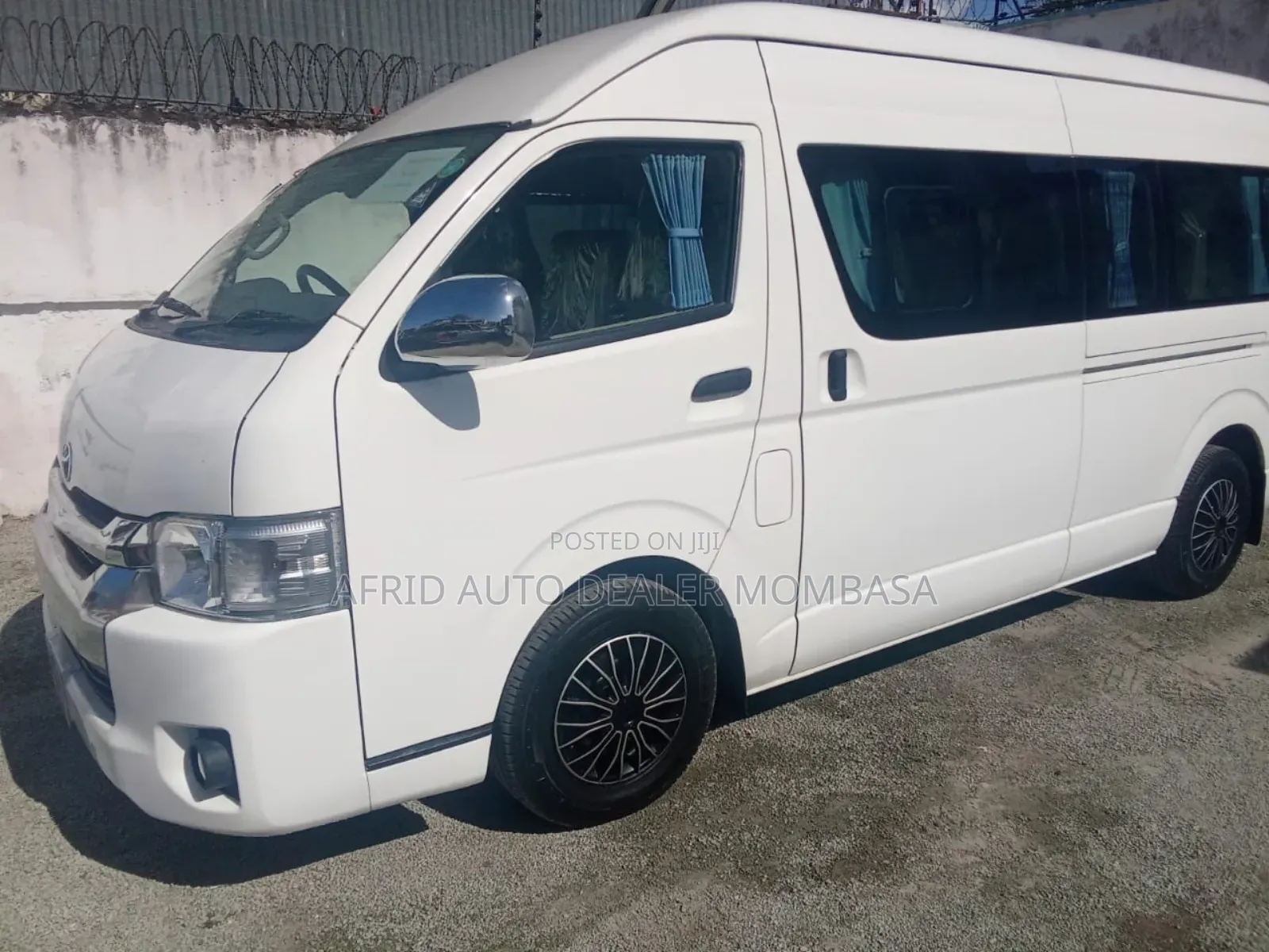 Toyota Grand HiAce 2019 White