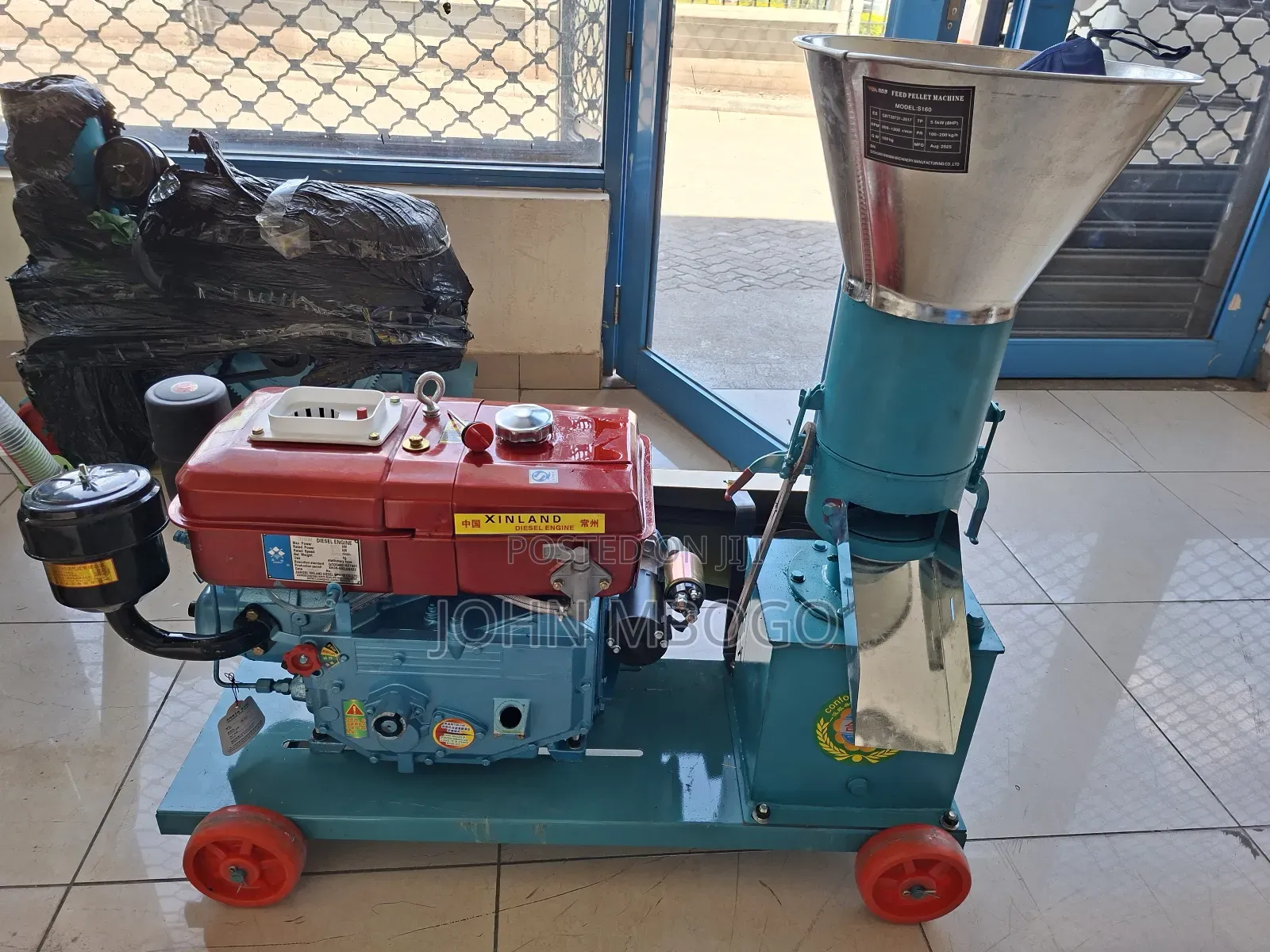 Feed Pelletixer Machine - Diesel Engine .