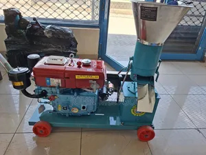 Feed Pelletixer Machine - Diesel Engine .