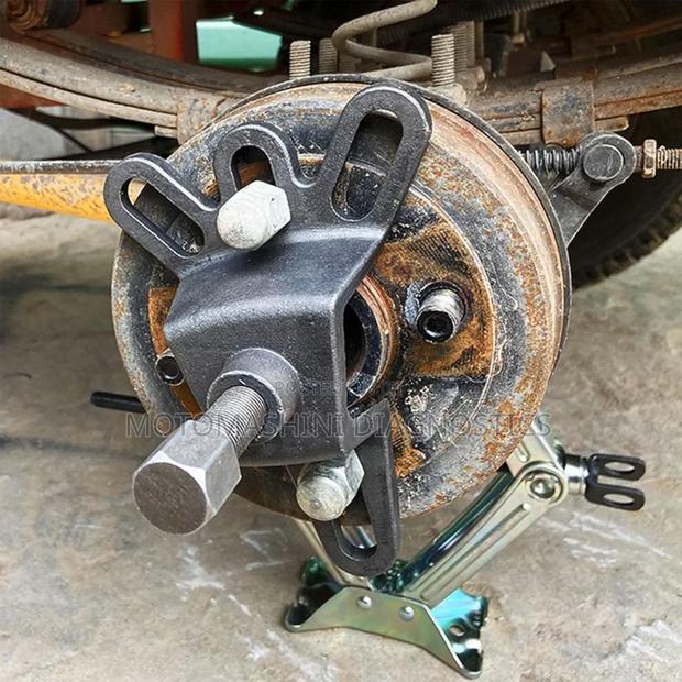 Vehicle Brake Drum Puller Tool - main view