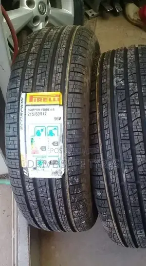 215/60 R17 Pirelli Scorpion Tyre