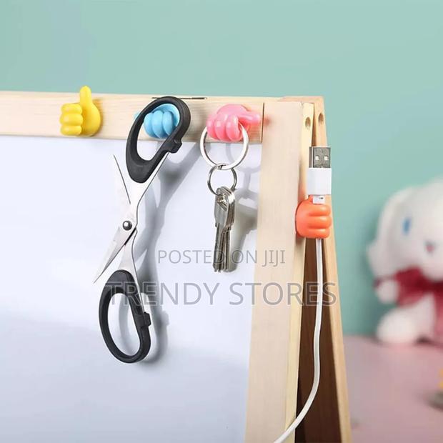 Self-adhesive Thumb Hooks - main view