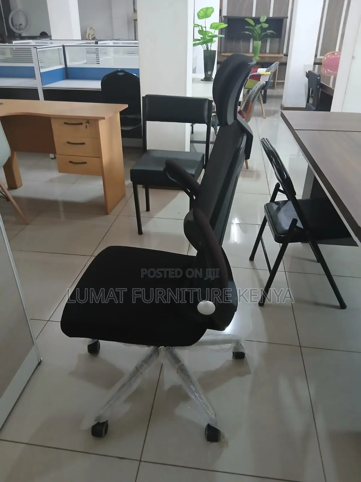 Hand Flipping Mesh Office Seat