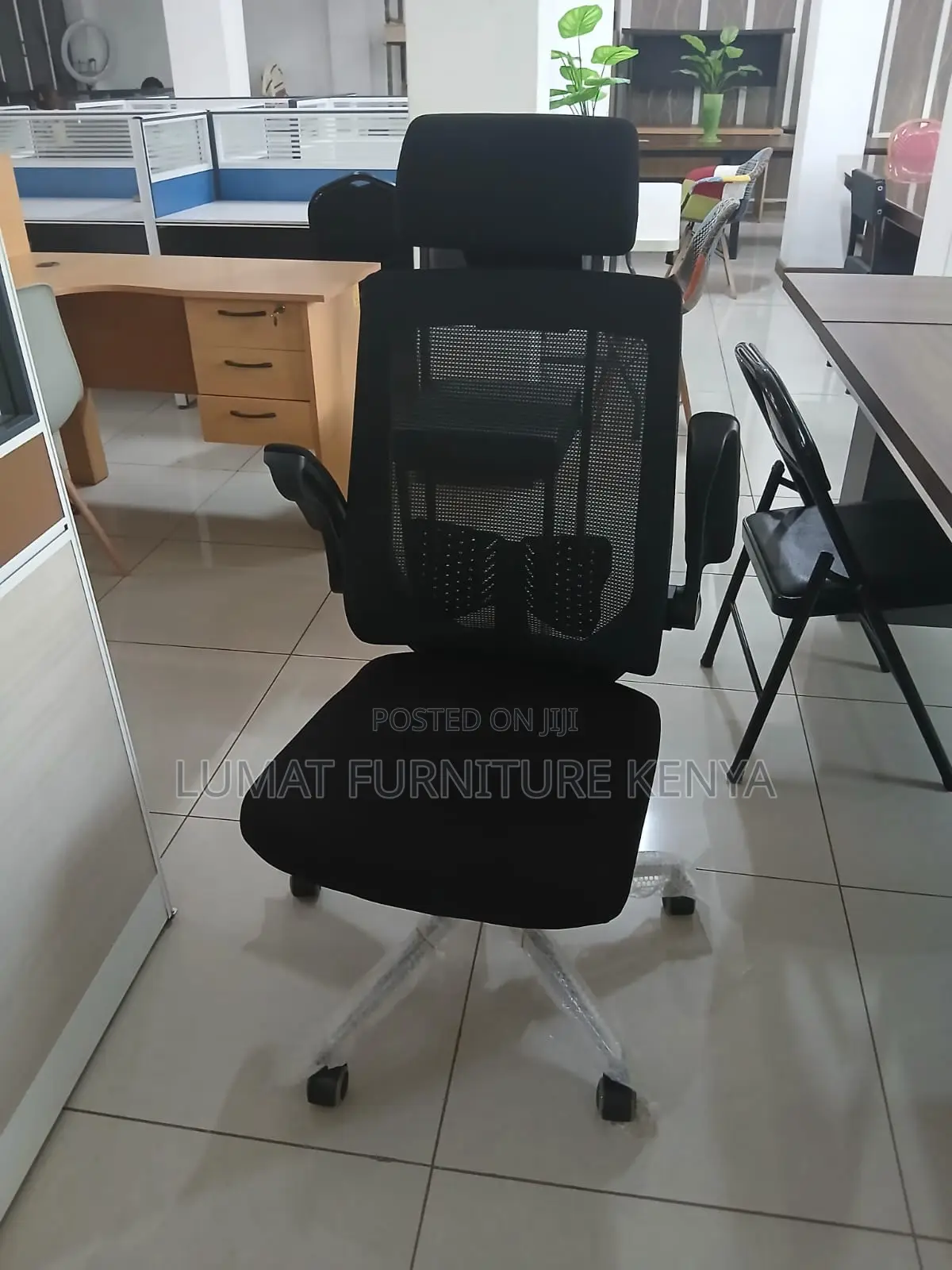 Hand Flipping Mesh Office Seat