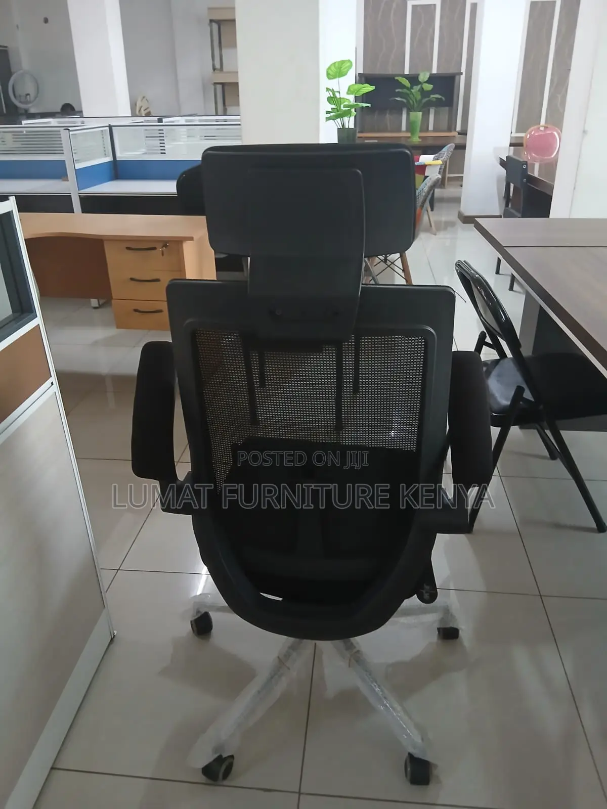 Hand Flipping Mesh Office Seat