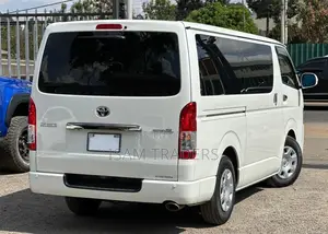 Toyota HiAce 2018 White