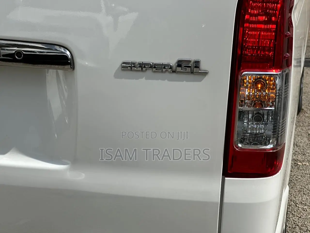 Toyota HiAce 2018 White