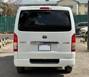 Toyota HiAce 2018 White