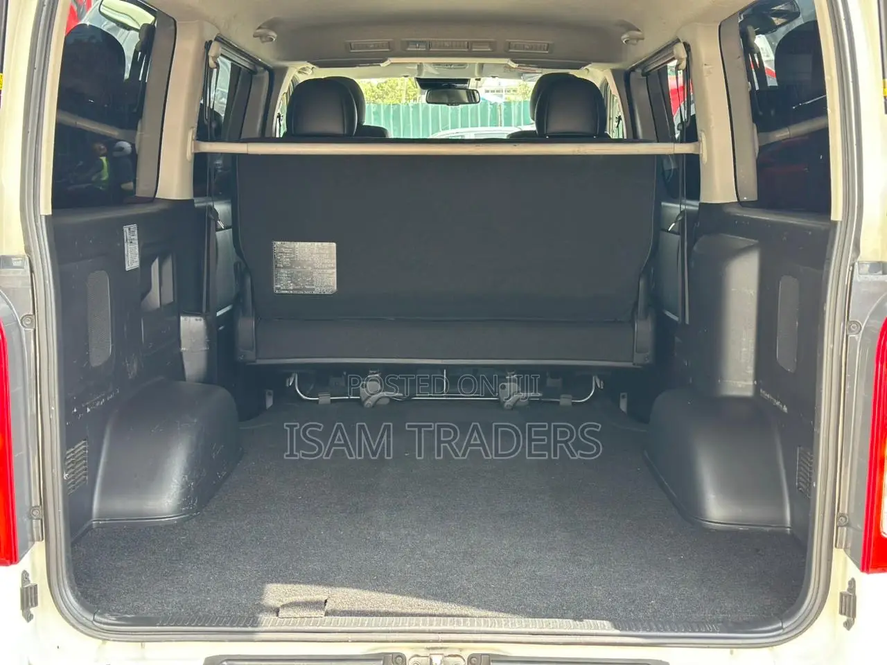 Toyota HiAce 2018 White