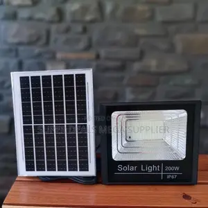 Durable 200 Watts Solar Flood Light Ip67 Waterproof Rustproof Casing