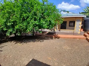 Half Acre Plot With a Spacious 3 Bedroom Bungalow and 2 Bedrm Sq