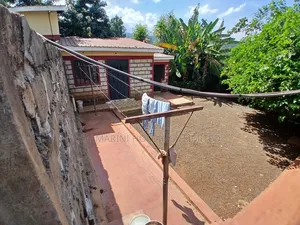 Half Acre Plot With a Spacious 3 Bedroom Bungalow and 2 Bedrm Sq