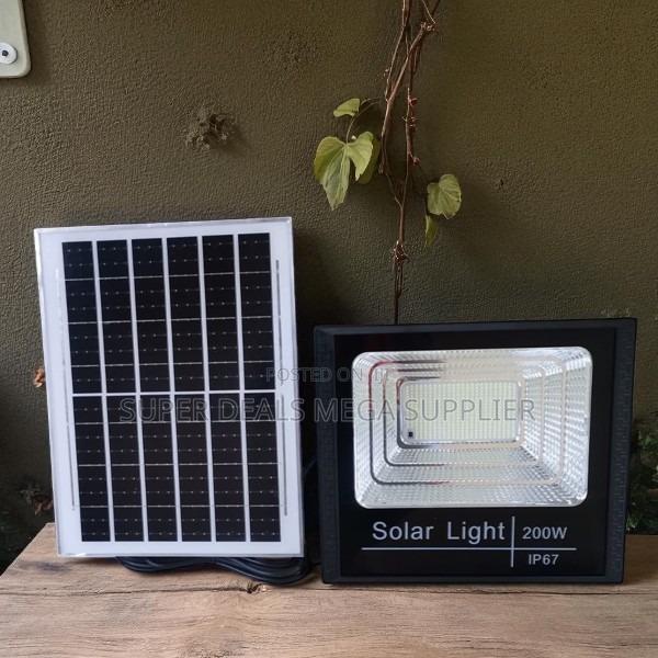 200 Watts Solar Flood Light Ip67 Waterproof Maintenance Free Outdoor