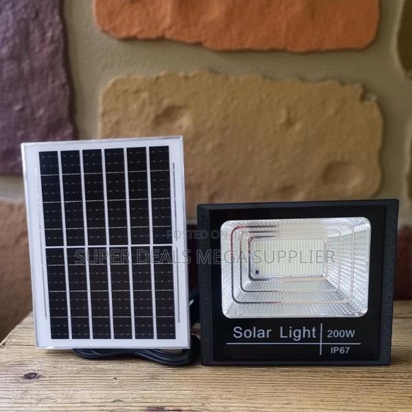 200 Watts Solar Flood Light Outdoor Ip67 Waterproof Energy Efficient