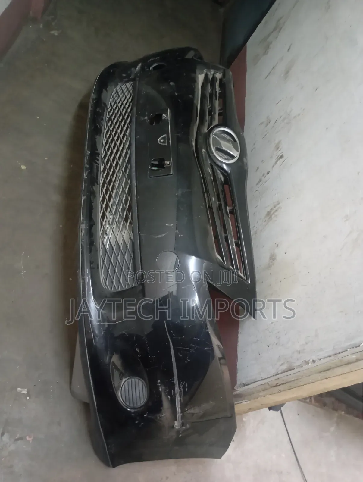 Auris 2010 Front Bumper