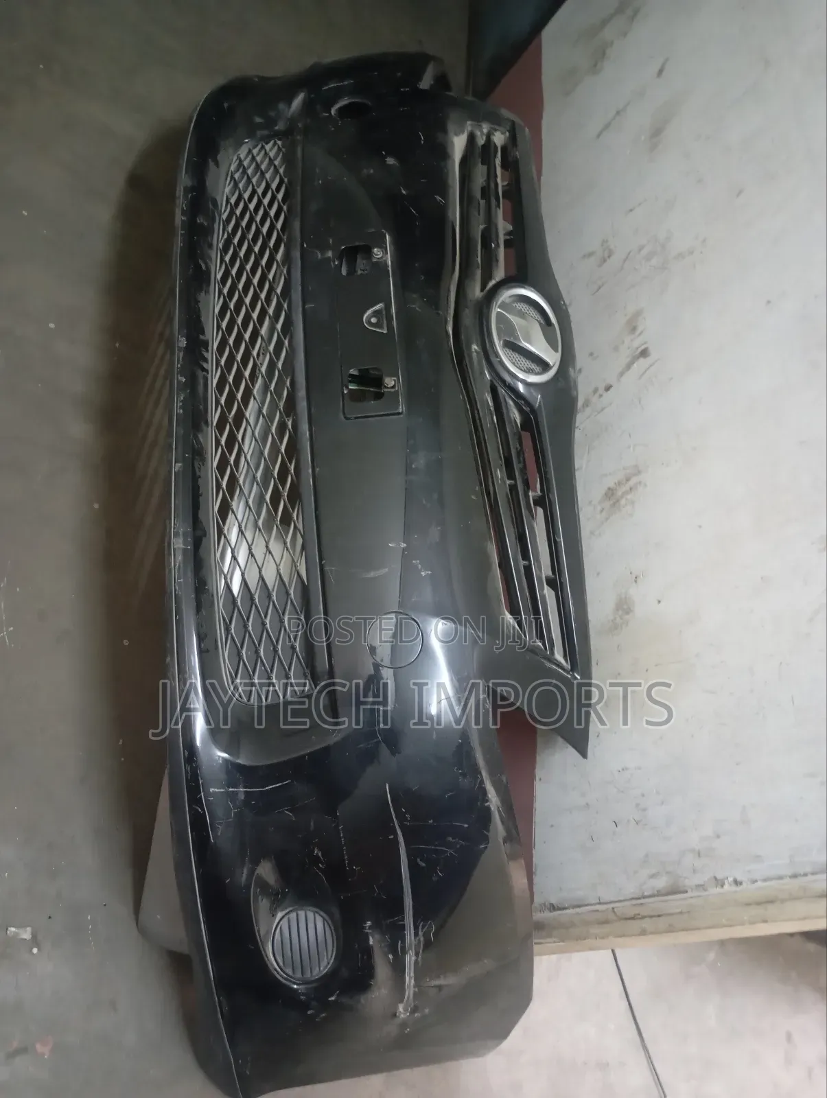 Auris 2010 Front Bumper