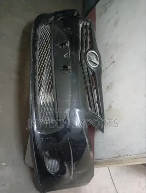 Auris 2010 Front Bumper
