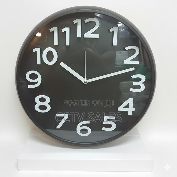 Impressed Wall Clock With 1080p Smart Wireless Wi-Fi Camera