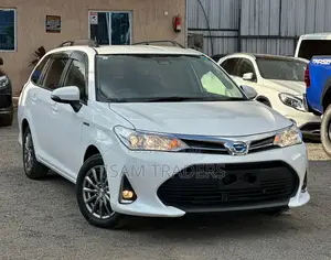 Toyota Corolla Fielder 1.5 Hybrid FWD 2019 White