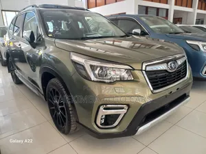 Subaru Forester Premium AWD 2019 Green