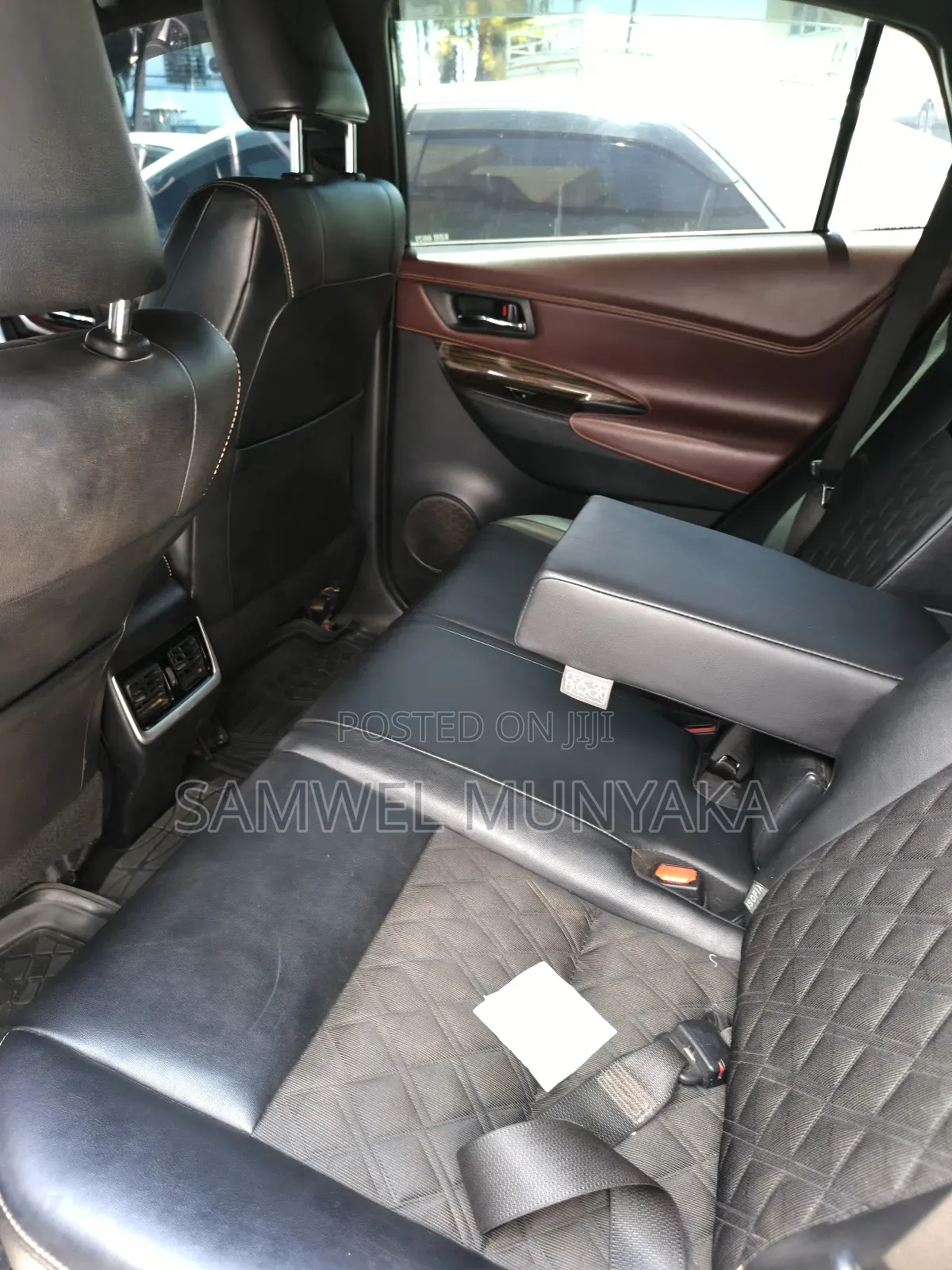 Toyota Harrier 2.0 2015 Black
