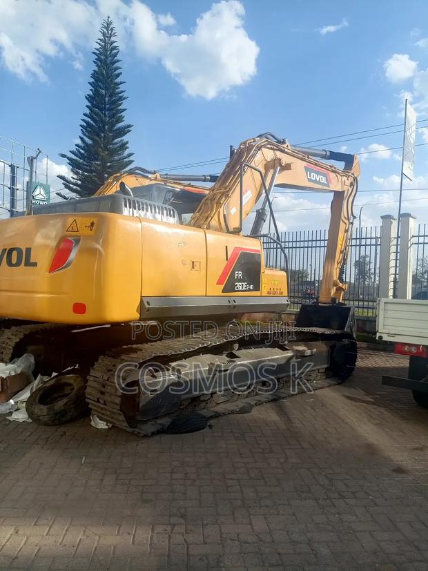 Excavator Foreign Used - main view