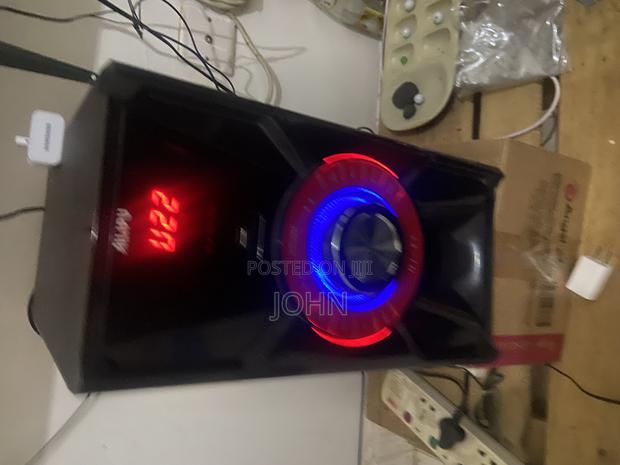 Selling Ps 4 Though It Has Problems - thumbnail 2