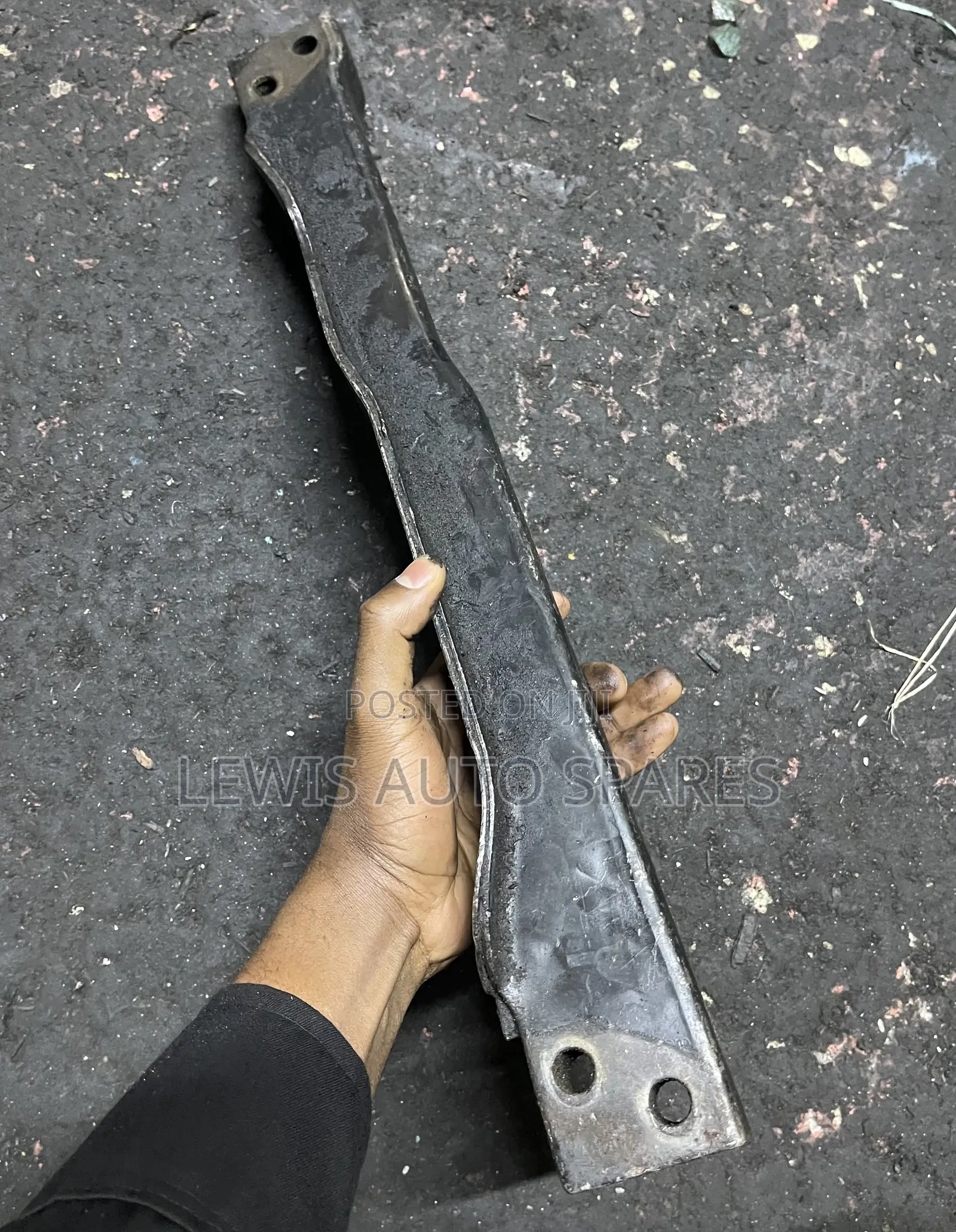 Nissan Hardbody Navara Front Lower Crossmember