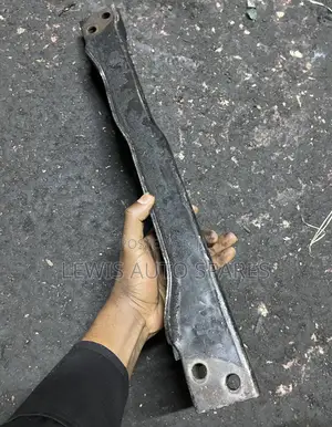 Nissan Hardbody Navara Front Lower Crossmember