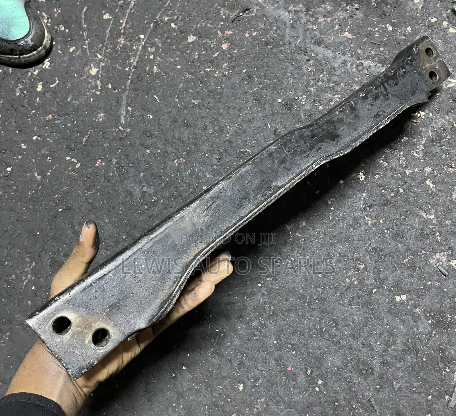 Nissan Hardbody Navara Front Lower Crossmember