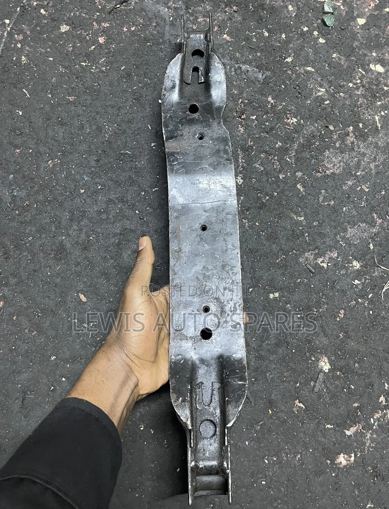 Nissan Hardbody Navara Front Lower Crossmember