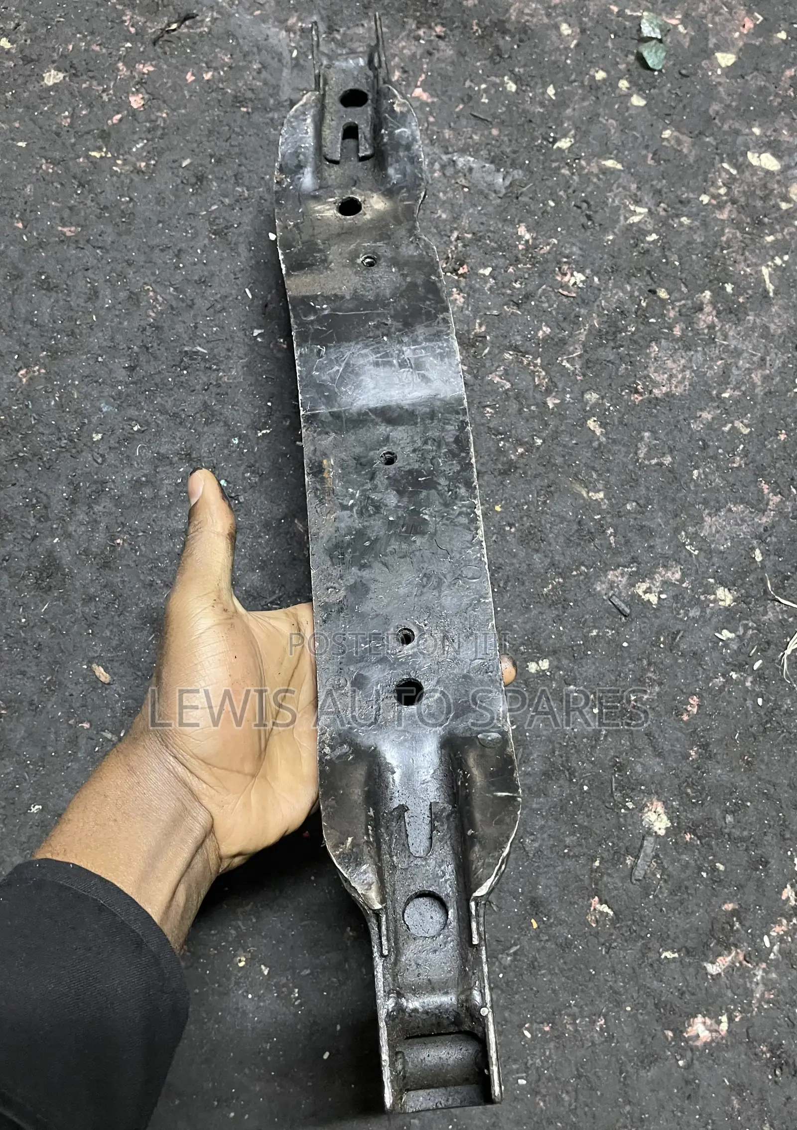 Nissan Hardbody Navara Front Lower Crossmember