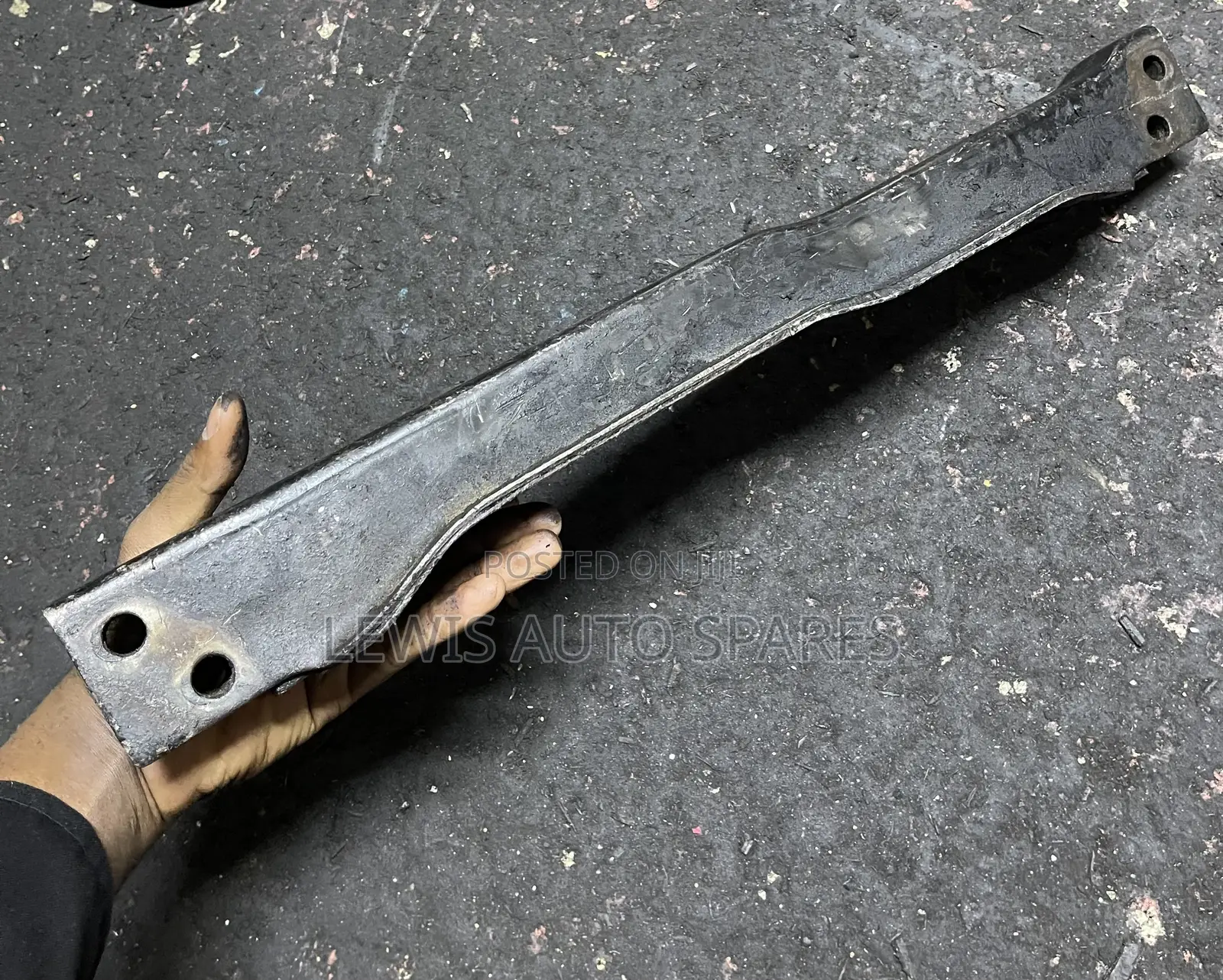 Nissan Hardbody Navara Front Lower Crossmember