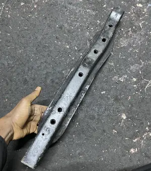 Nissan Hardbody Navara Front Lower Crossmember