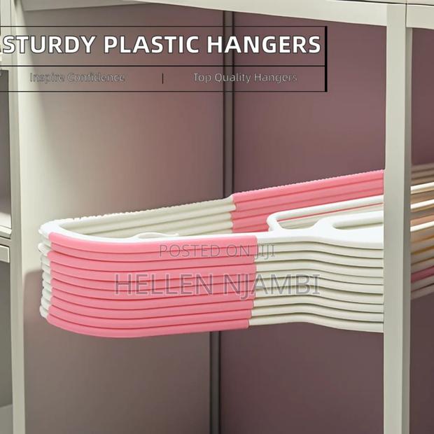 Sturdy Plastic Household Hangers 10pcs - thumbnail 2