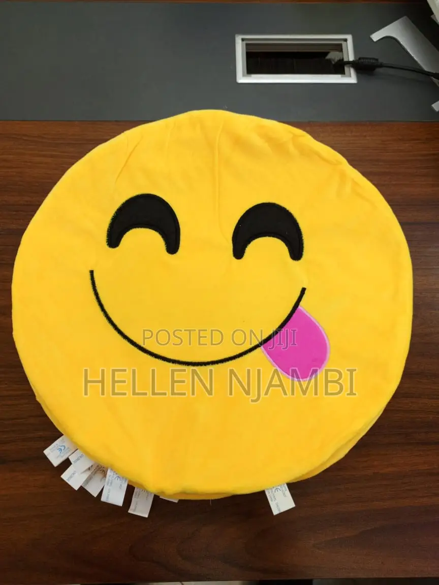 Emoji Throw Pillows 45cm Diameter
