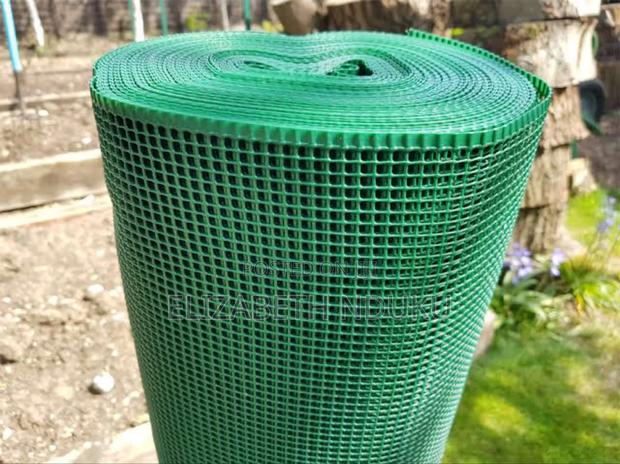 Fencing Plastic Mesh 1m by 25m - main view