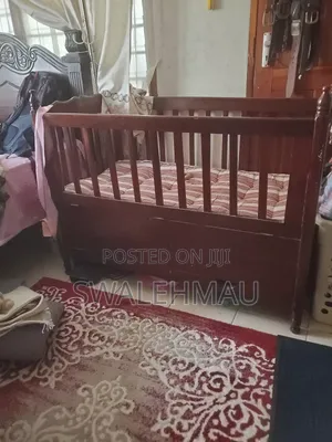 Hardwoord Baby Crib With Handmade Cotton Mattress
