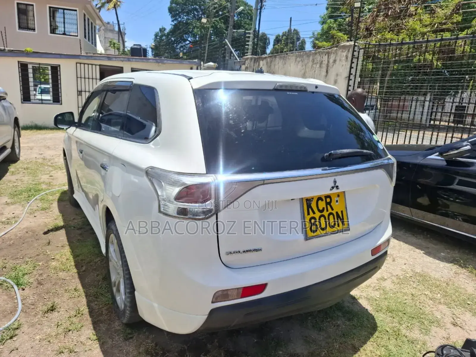 Mitsubishi Outlander SE (AWC) 2013 White