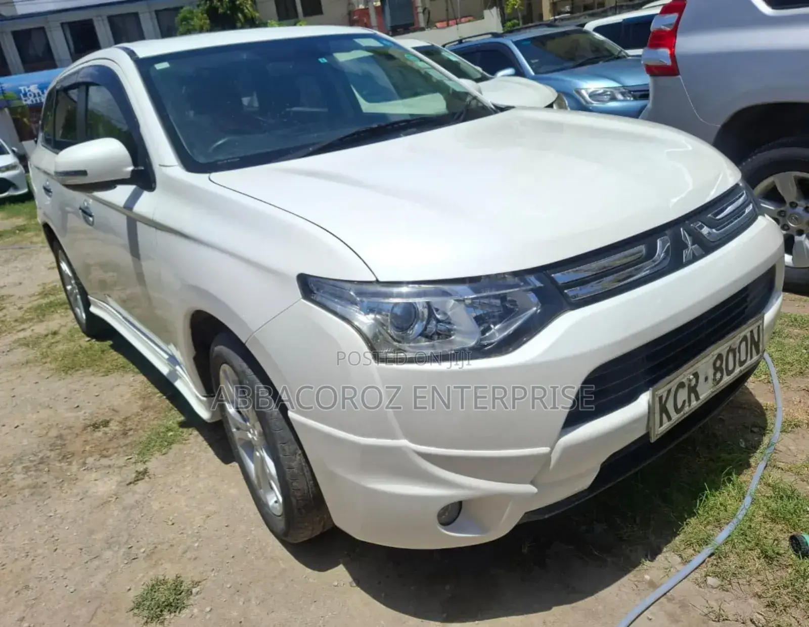 Mitsubishi Outlander SE (AWC) 2013 White