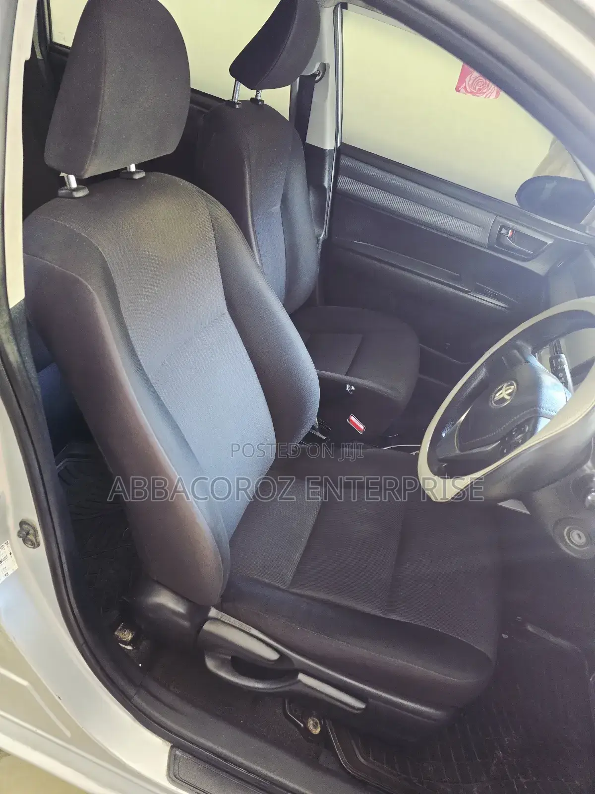 Toyota Corolla Fielder 1.5 Hybrid FWD 2015 Silver