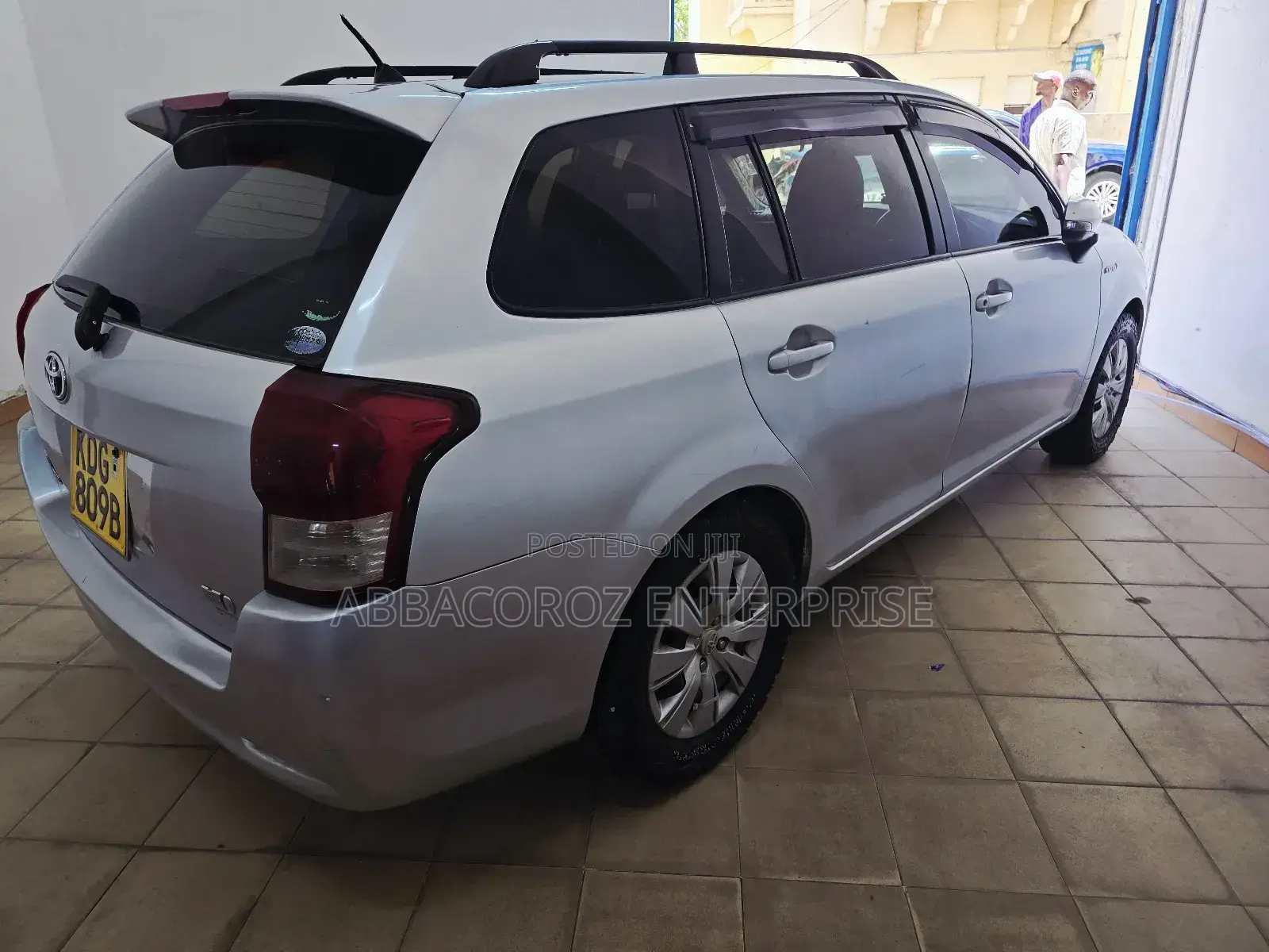 Toyota Corolla Fielder 1.5 Hybrid FWD 2015 Silver