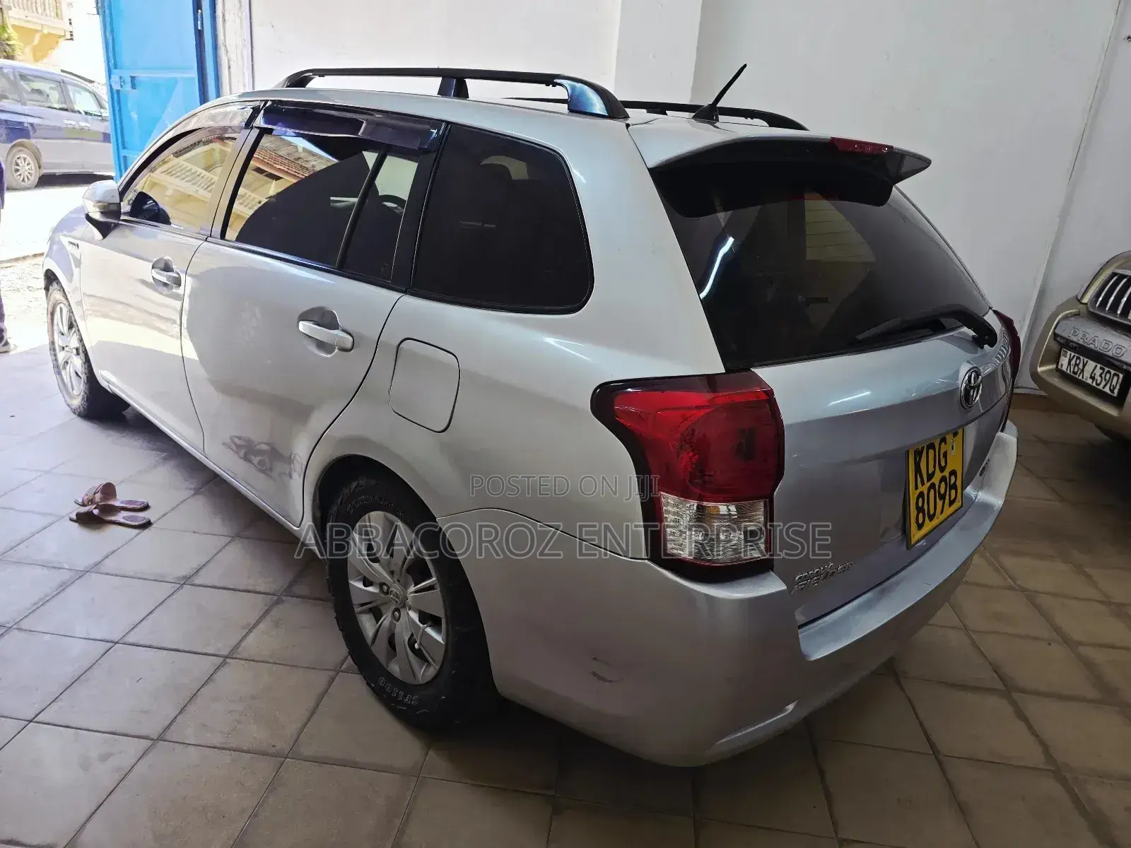 Toyota Corolla Fielder 1.5 Hybrid FWD 2015 Silver